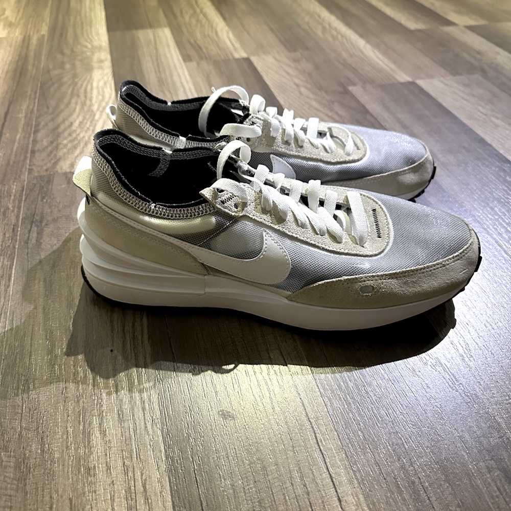 Nike shoes size 8,5